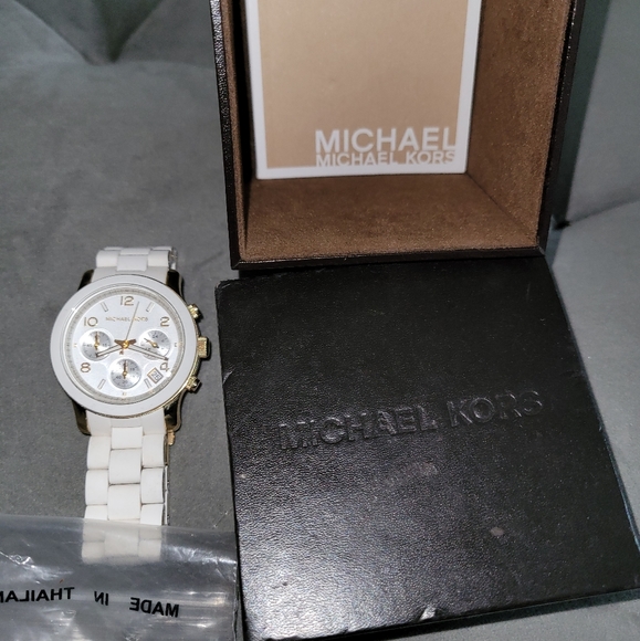 Michael Kors MK5145 Runway Watch main image 4